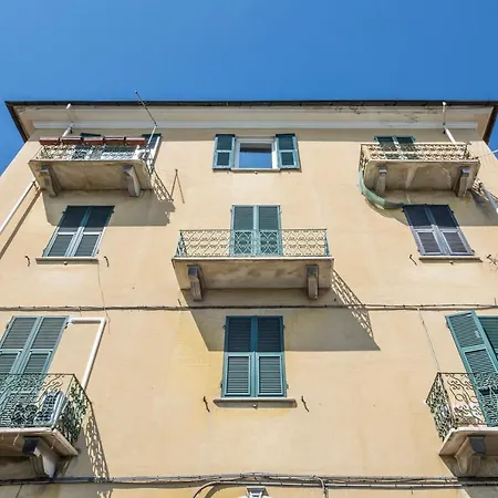 Guesthost - Now! Marola Seaview Flat Apartmán La Spezia