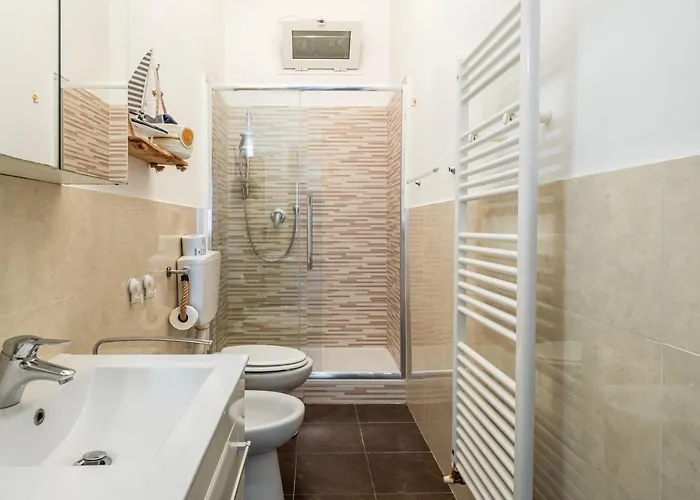 Guesthost - Now! Marola Seaview Flat * La Spezia