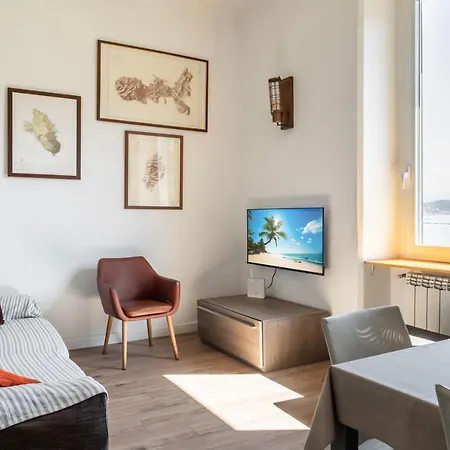 Now! Marola Seaview Flat *