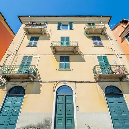 Now! Marola Seaview Flat *